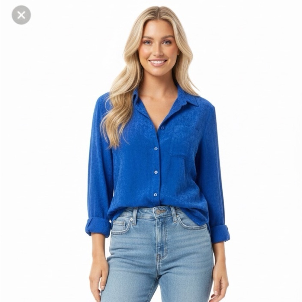 VELVET HEART blue button down top size medium